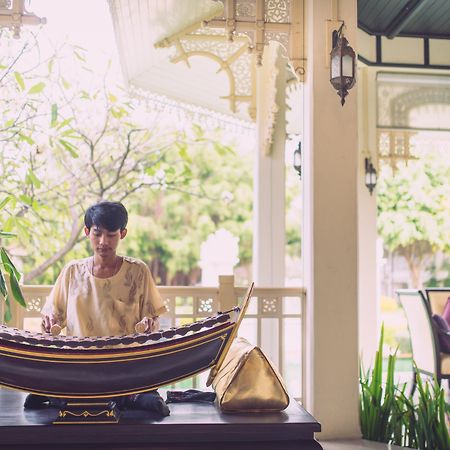 منتجع وسبا ورا بورا هوا هين المظهر الخارجي الصورة Thai musician playing the Ranat Ek